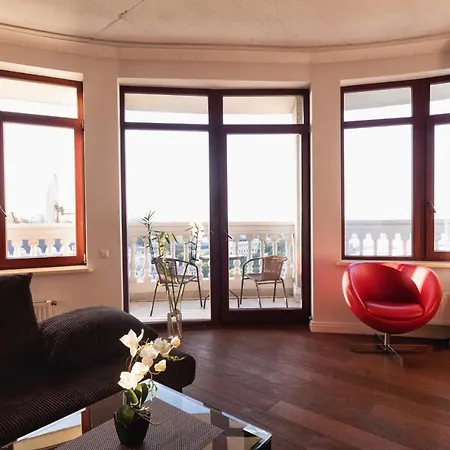 Park Apartment *